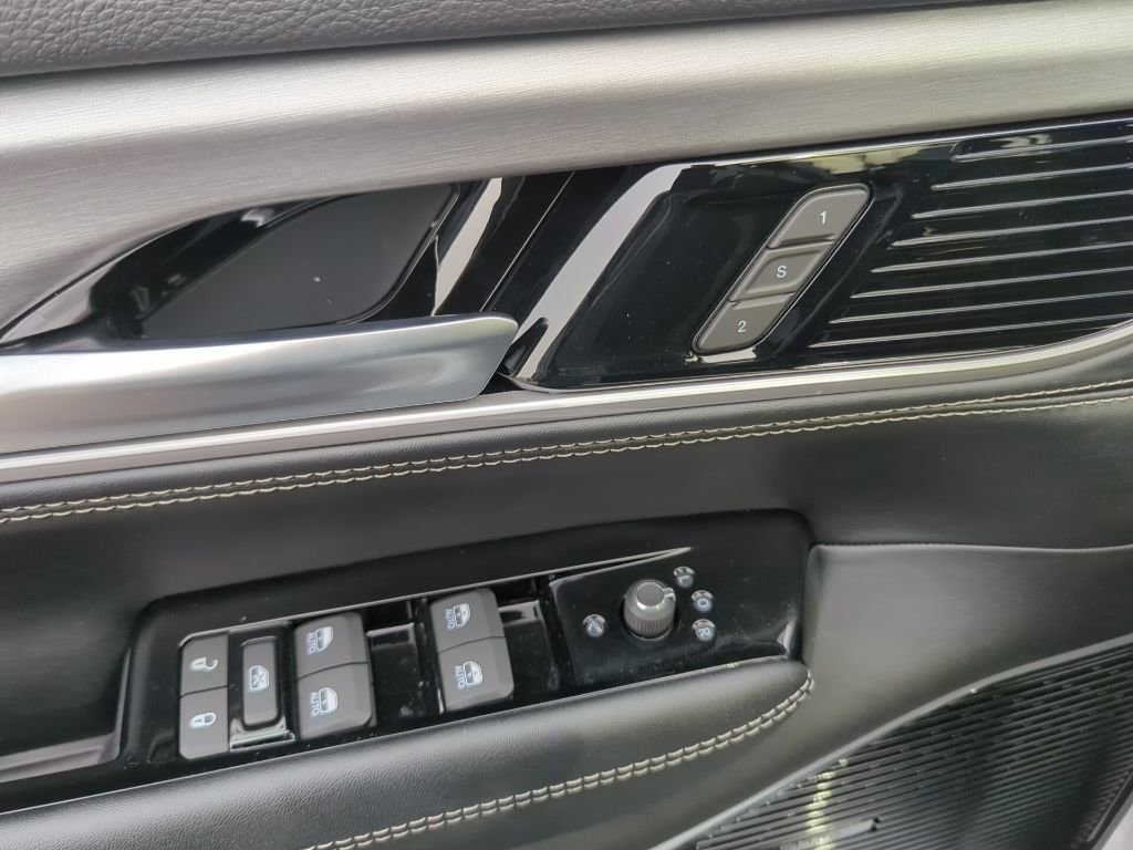New 2026 Jeep Grand Wagoneer L Limited AWD/4WD image 46