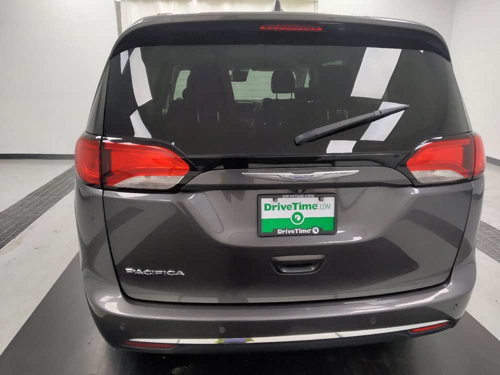 Used 2018 Chrysler Pacifica Touring-L Plus w/ Advanced Safetytec Group FWD image 6
