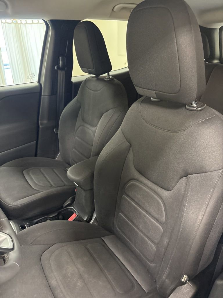 Used 2021 Jeep Renegade Latitude AWD/4WD image 15
