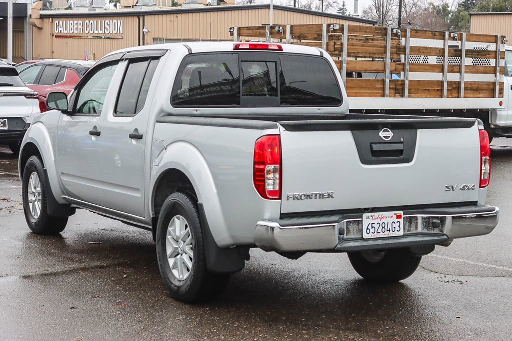 Used 2021 Nissan Frontier SV image 2