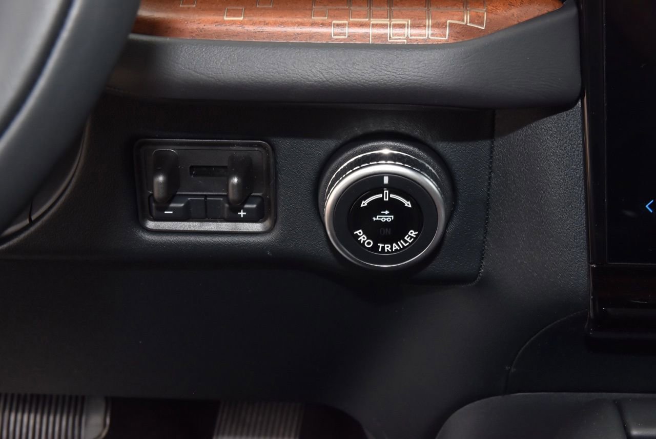 New 2026 Lincoln Navigator L Black Label AWD/4WD image 31