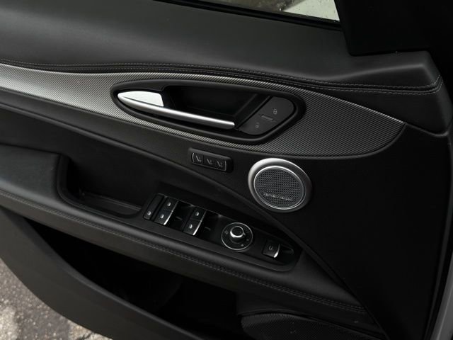 Used 2024 Alfa Romeo Stelvio Veloce image 14
