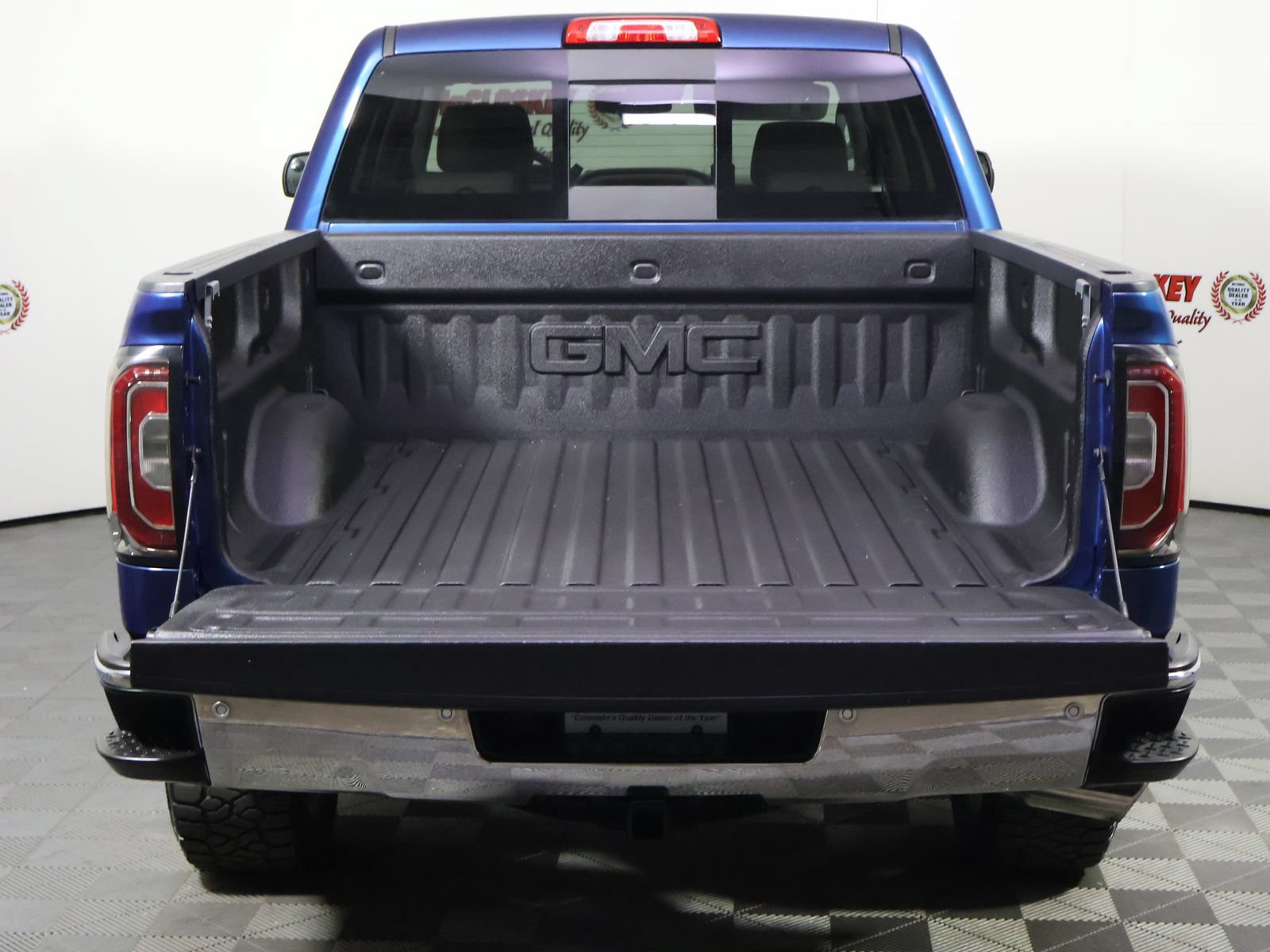 Used 2018 GMC Sierra 1500 SLT AWD/4WD image 9