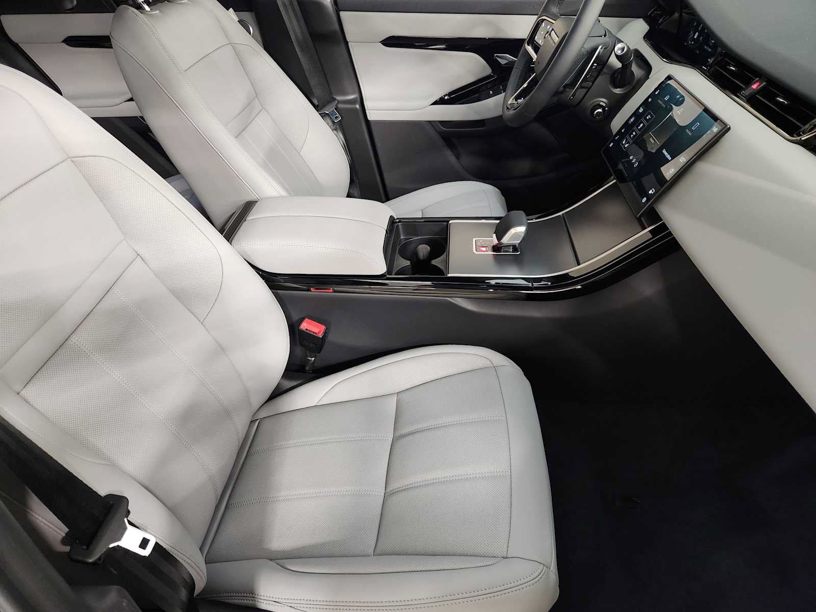 New 2026 Land Rover Range Rover Evoque S AWD/4WD image 3