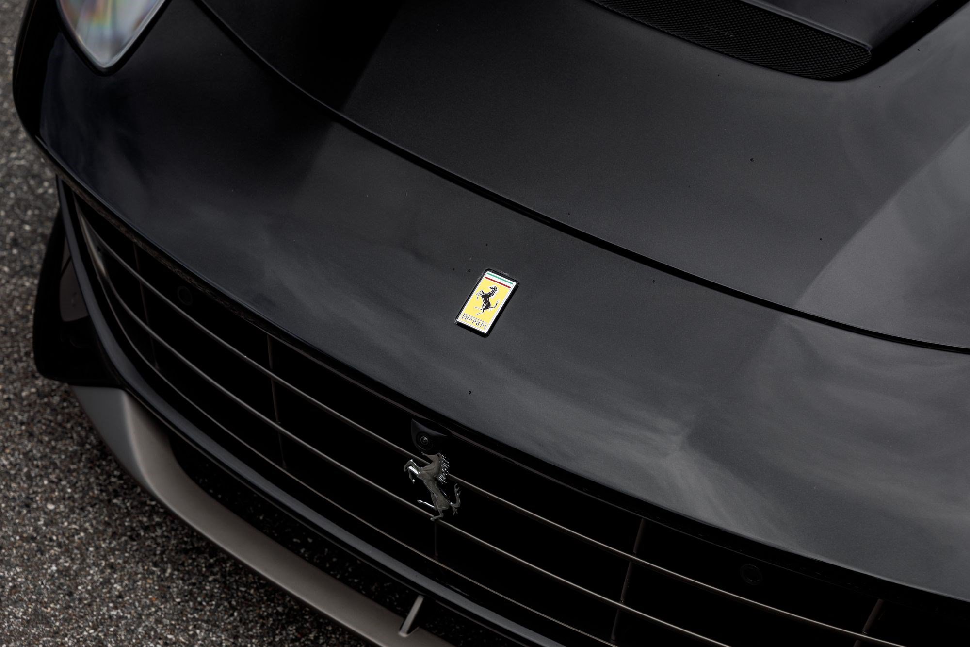Used 2014 Ferrari F12 Berlinetta RWD image 10