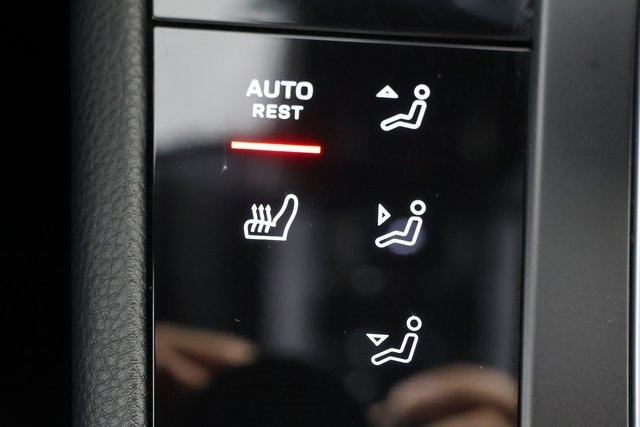 Used 2022 Porsche Macan image 15