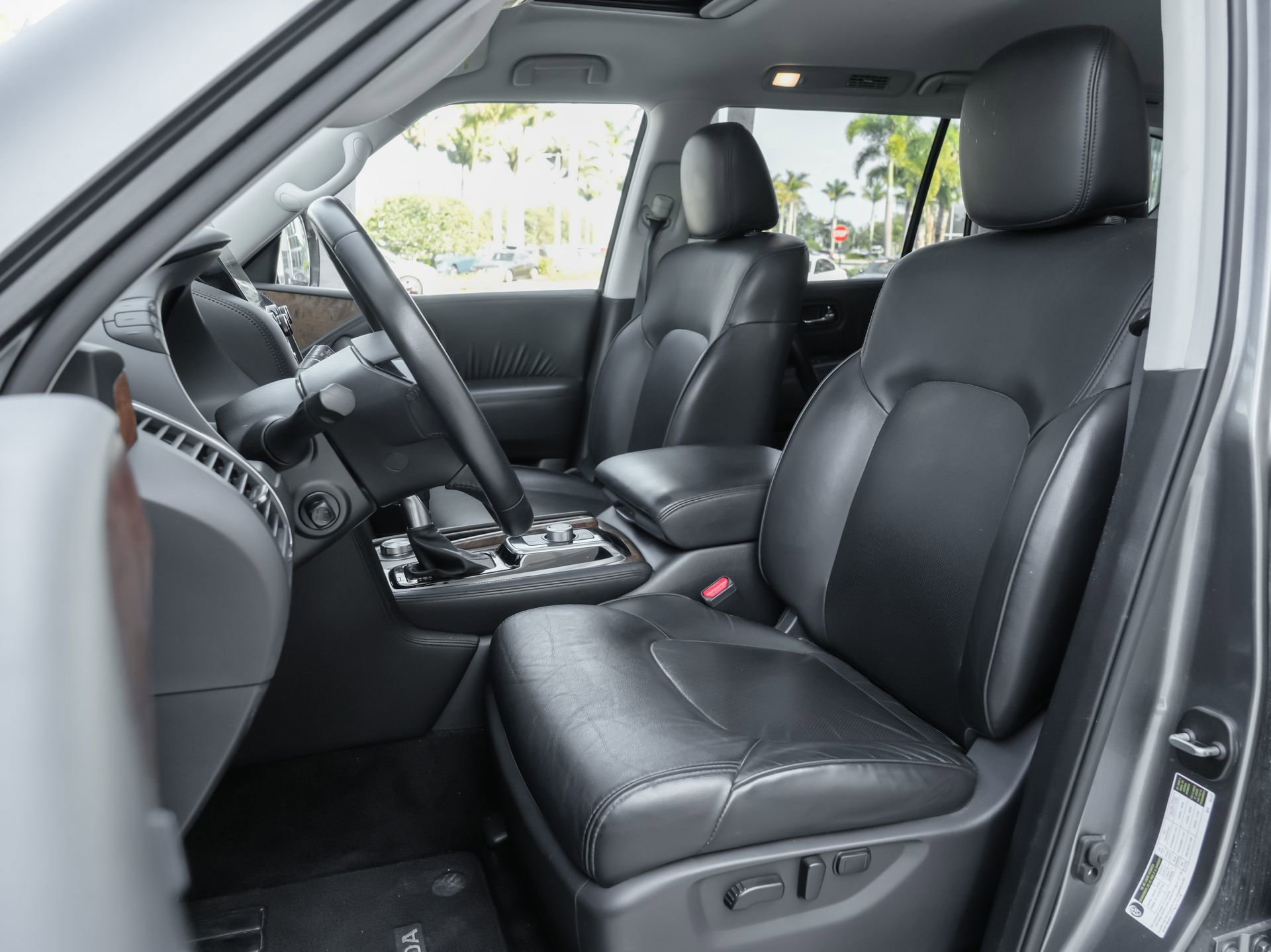 Used 2022 Nissan Armada SL w/ Captain's Chairs Package AWD/4WD image 17