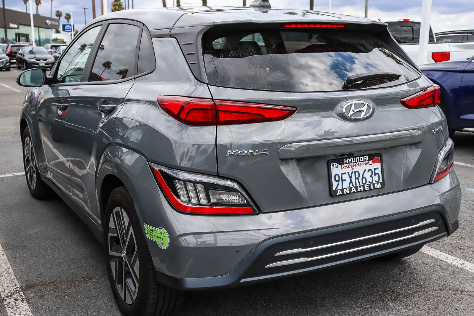 Used 2023 Hyundai Kona Limited FWD image 5