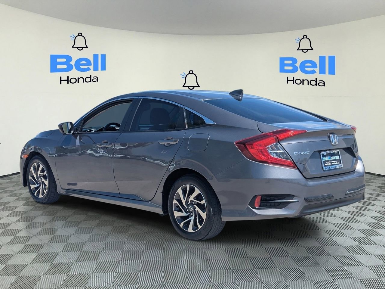 Used 2017 Honda Civic EX image 3