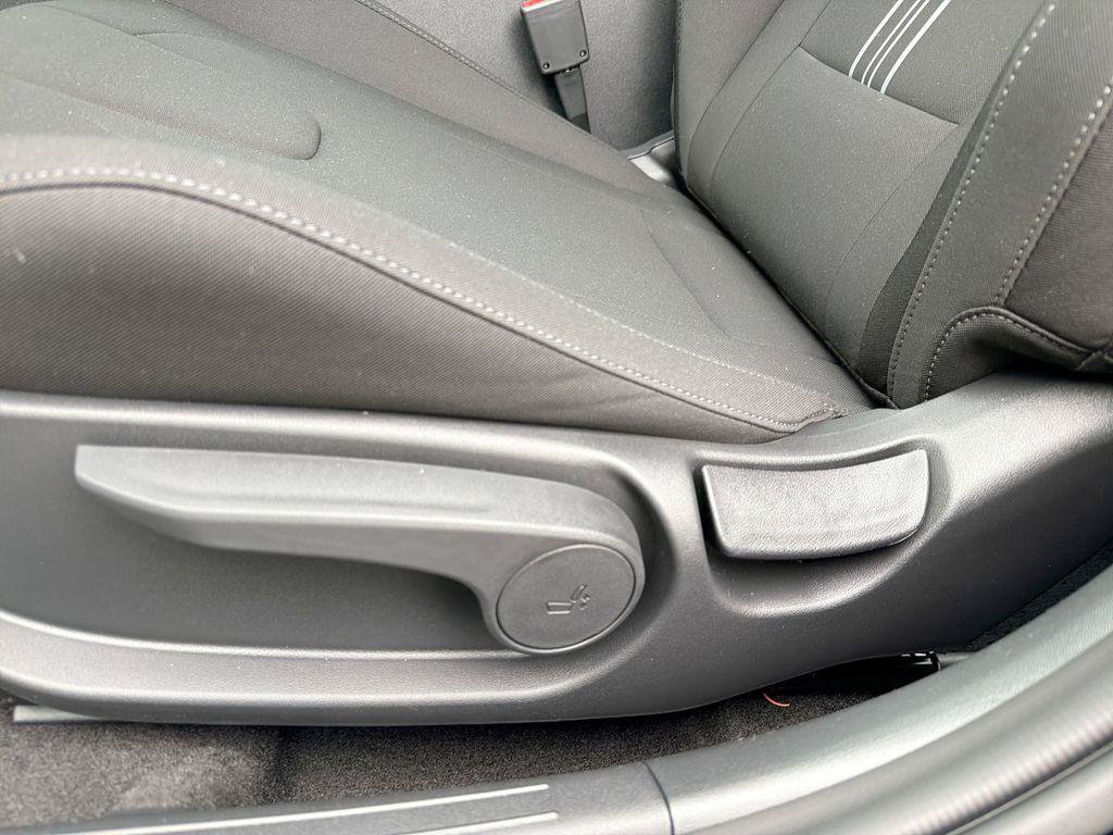 New 2026 Hyundai Elantra Sport FWD image 13