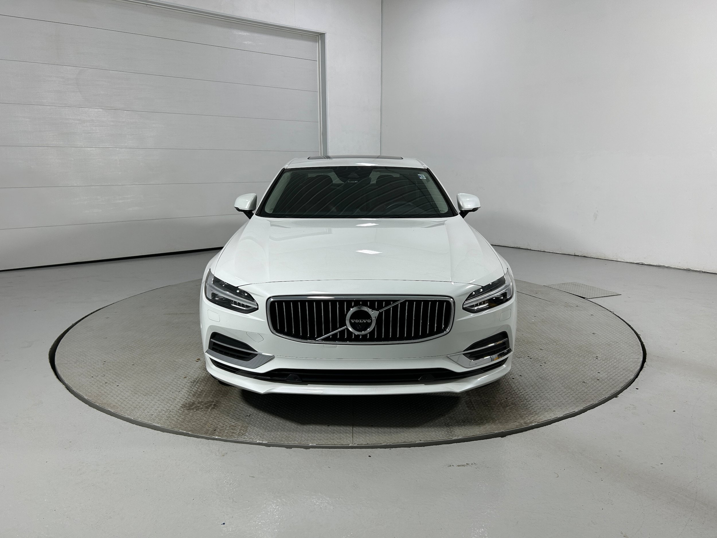 Used 2018 Volvo S90 T8 Inscription w/ Luxury Package AWD/4WD image 17
