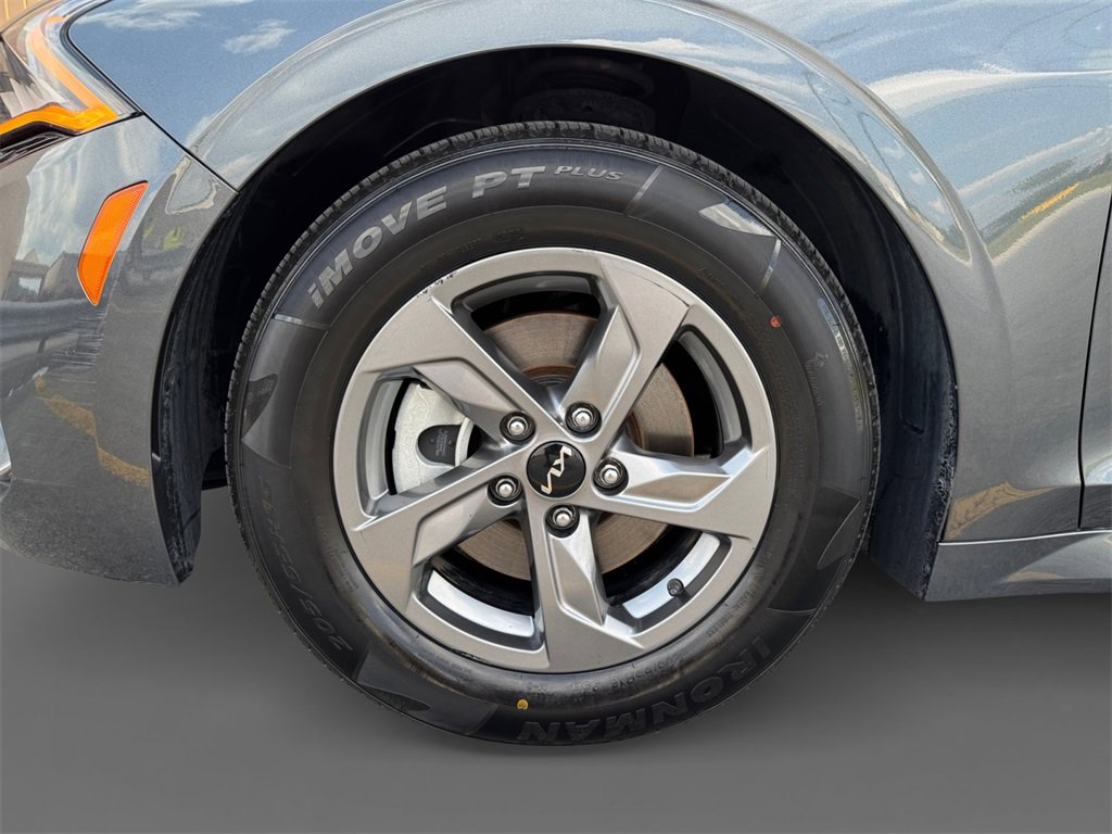 Used 2022 Kia K5 LXS image 11
