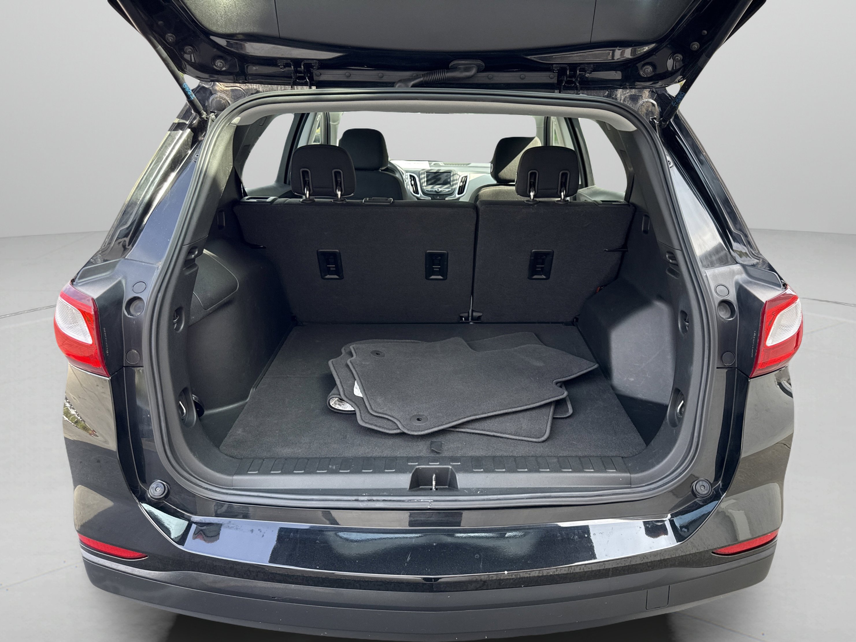 Used 2020 Chevrolet Equinox LS image 7