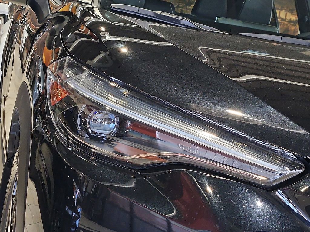 Certified 2024 Toyota Corolla Cross XSE w/ Convenience Package image 8