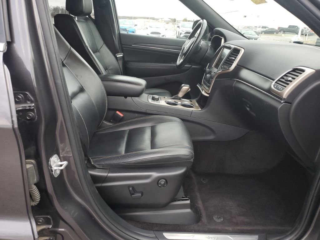 Used 2017 Jeep Grand Cherokee Limited image 31