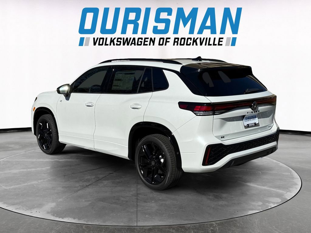 New 2025 Volkswagen Tiguan SE R-Line image 4