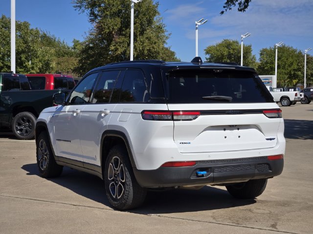 Used 2023 Jeep Grand Cherokee Trailhawk w/ Advanced Protech Group II AWD/4WD image 5