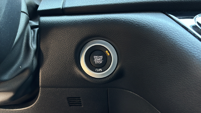 Used 2025 Chrysler Pacifica Select FWD image 29