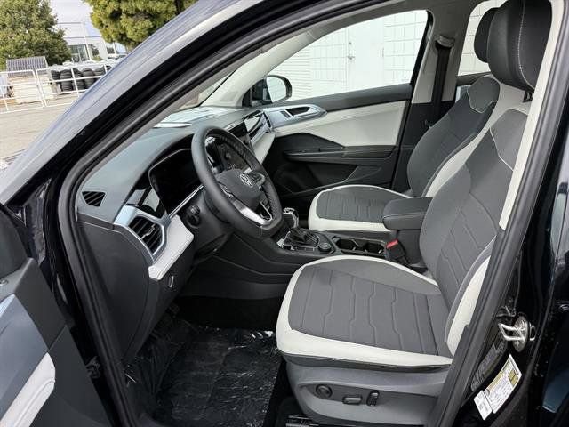 New 2025 Volkswagen Taos SE image 16