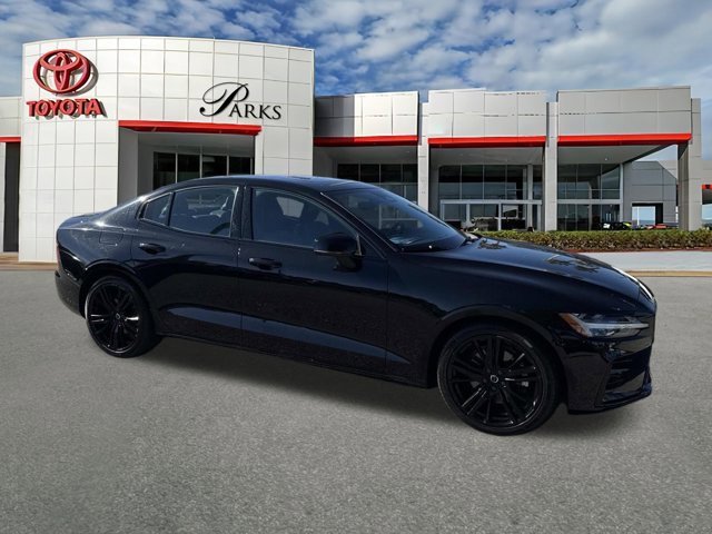 Used 2024 Volvo S60 B5 Plus image 1