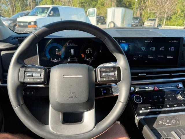 Used 2025 Hyundai Santa Fe SEL FWD image 6