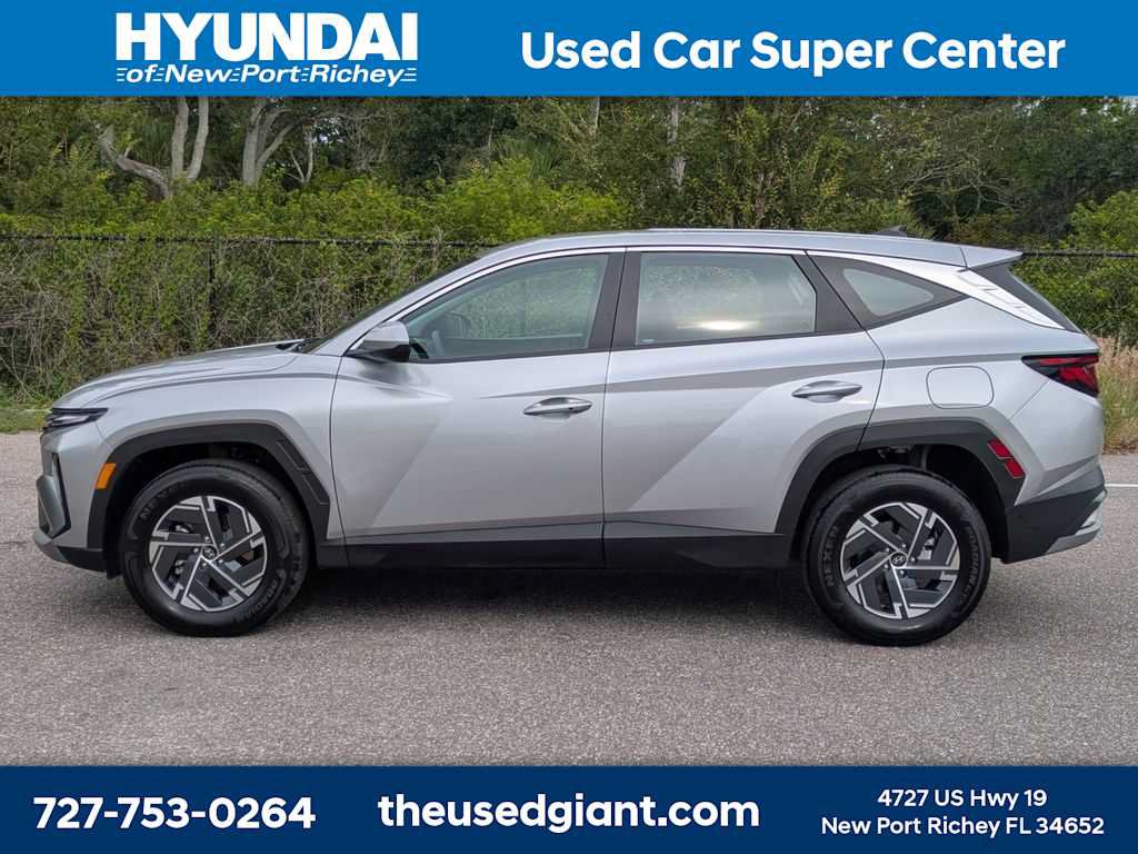 Used 2026 Hyundai Tucson Blue SE AWD/4WD image 2