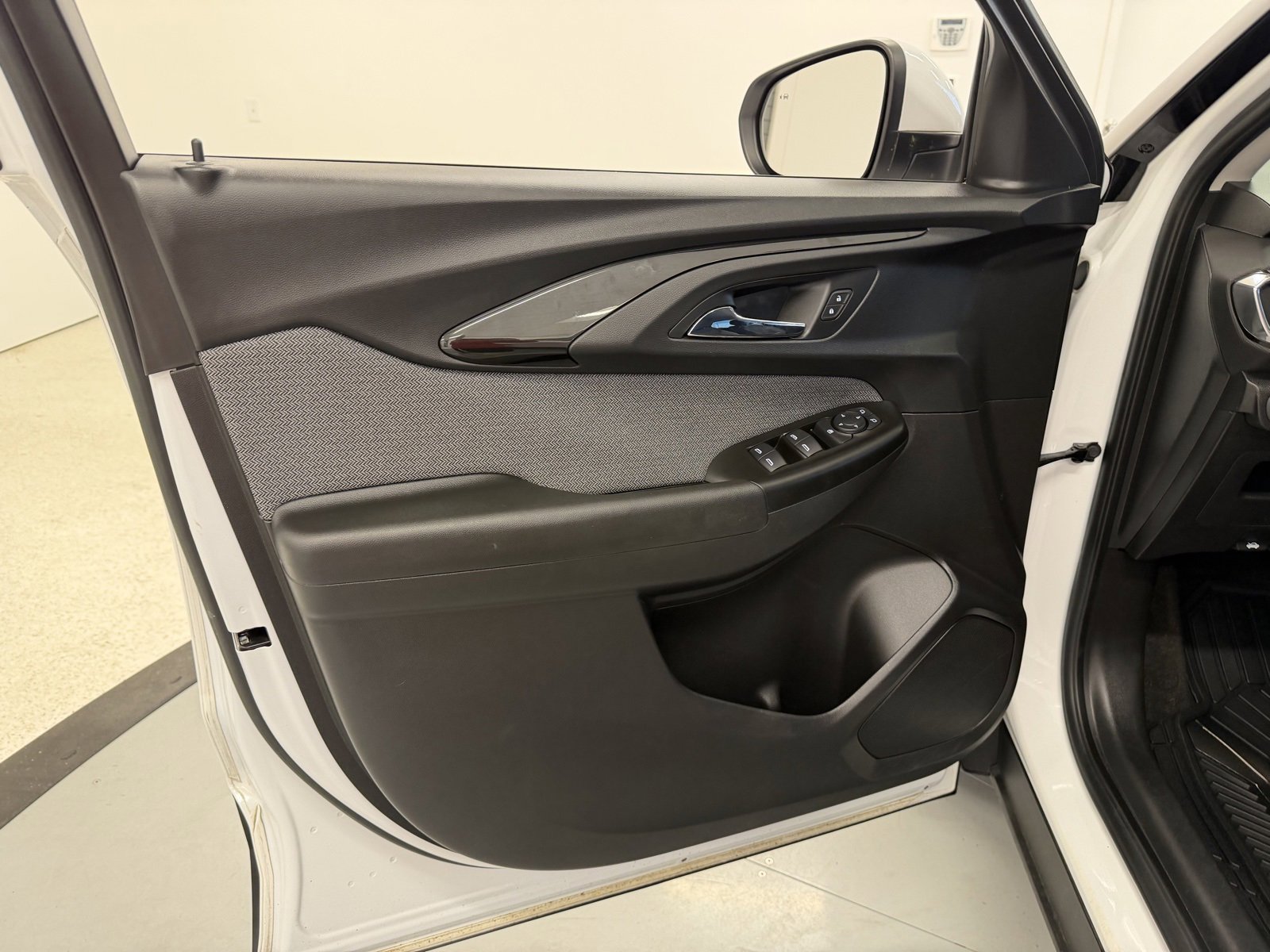 Used 2021 Chevrolet TrailBlazer LT w/ Convenience Package image 34