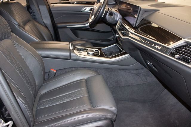 Used 2025 BMW X5 xDrive50e image 10