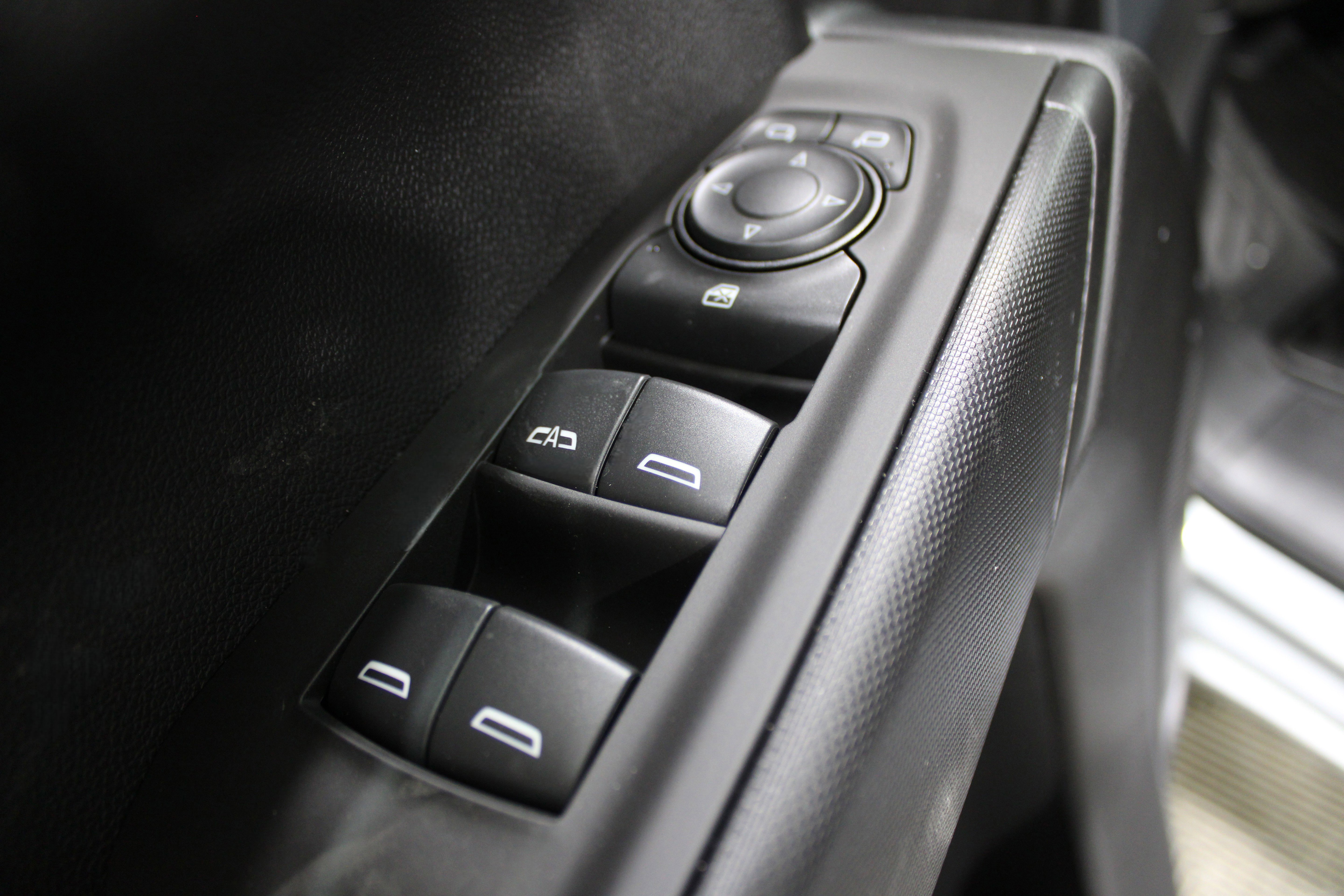 Used 2025 Chevrolet Silverado 1500 W/T w/ WT Value Package image 7