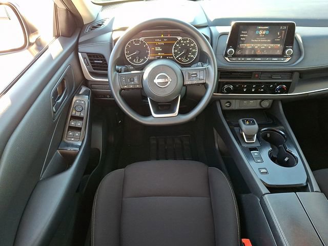 Used 2024 Nissan Rogue S image 11