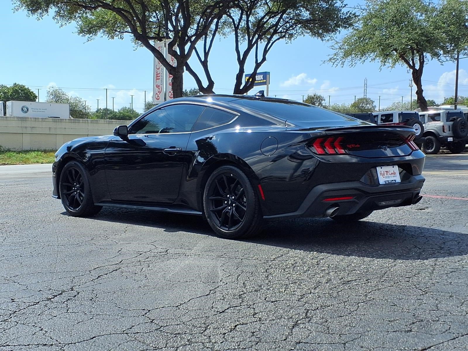 Used 2025 Ford Mustang Coupe RWD image 8