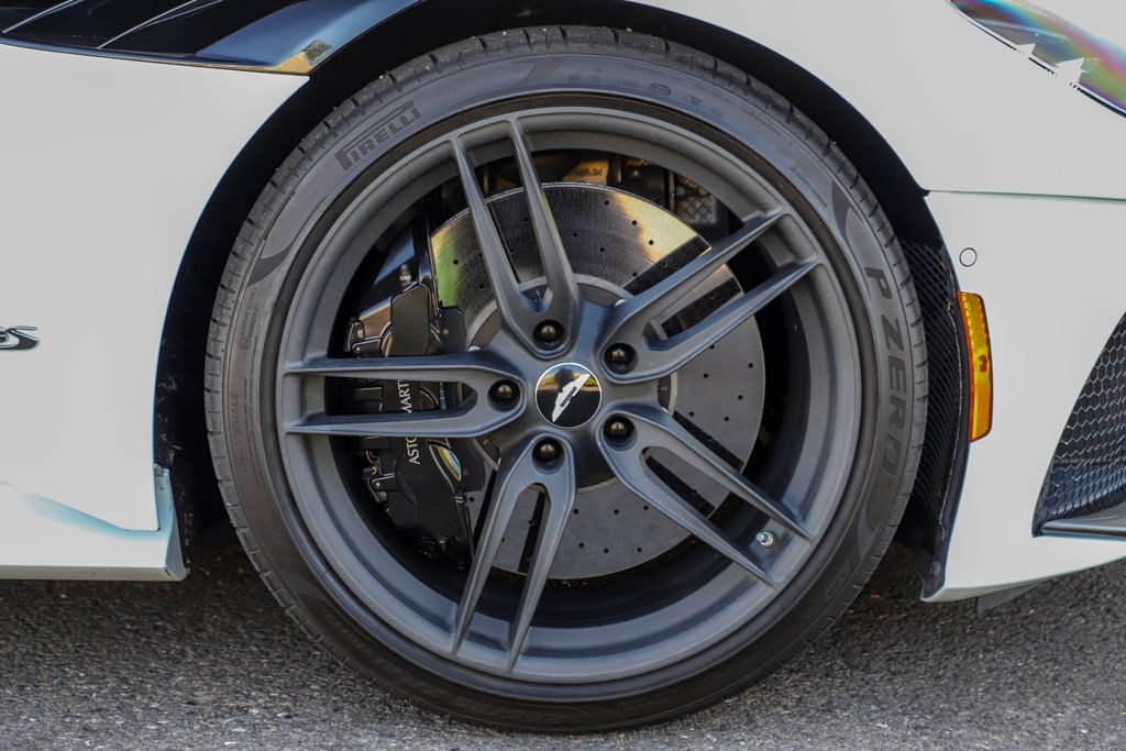 Used 2019 Aston Martin DBS Superleggera RWD image 31