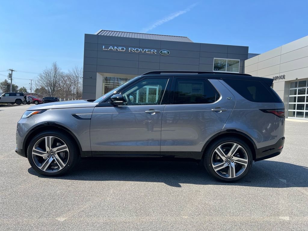 New 2026 Land Rover Discovery Dynamic SE image 2