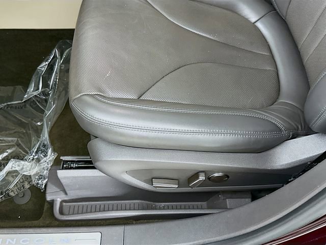 Used 2020 Lincoln Nautilus Reserve w/ Equipment Group 201A image 18