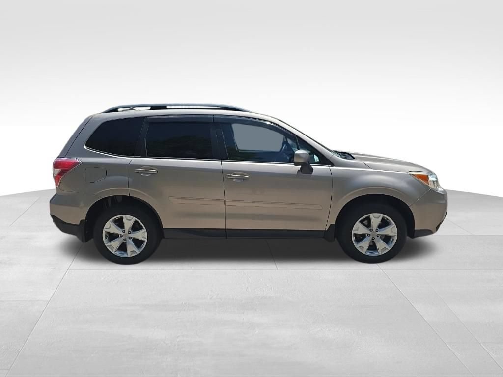 Used 2016 Subaru Forester 2.5i Premium w/ All-Weather Package AWD/4WD image 4