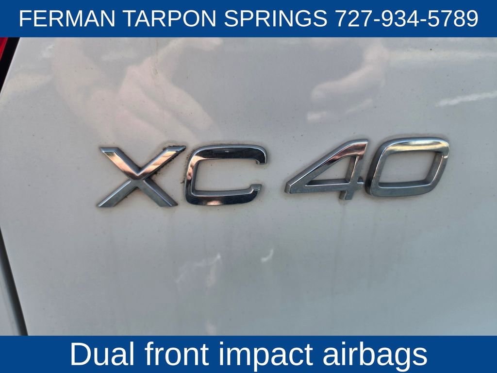 Used 2020 Volvo XC40 T4 R-Design w/ Protection Package Premier image 17