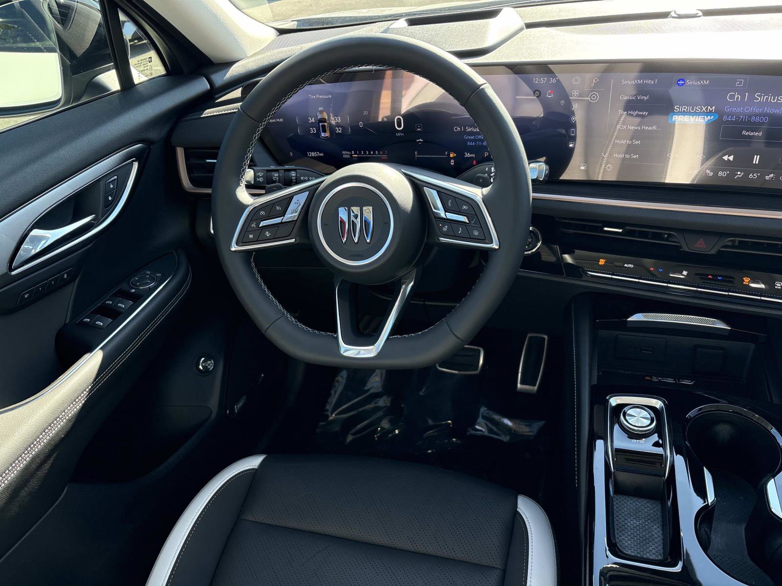 Used 2024 Buick Envision Sport Touring image 27