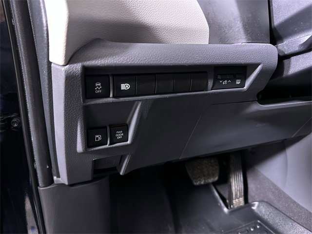 Used 2024 Toyota Sienna XLE image 18