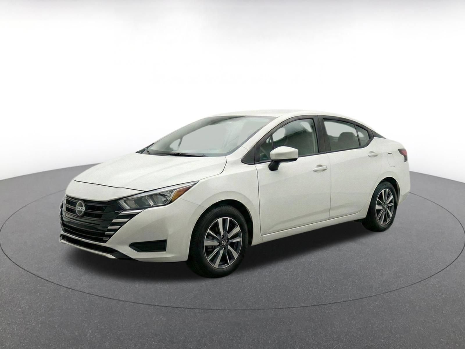 Used 2025 Nissan Versa SV FWD image 3