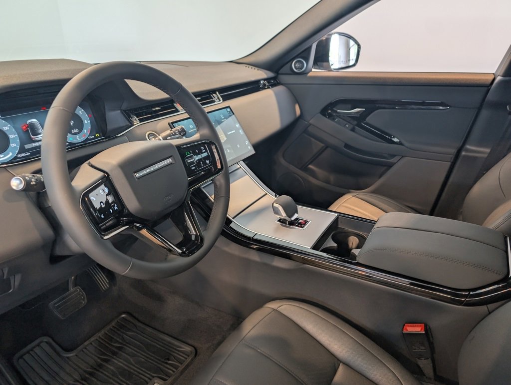 Used 2025 Land Rover Range Rover Evoque S image 15