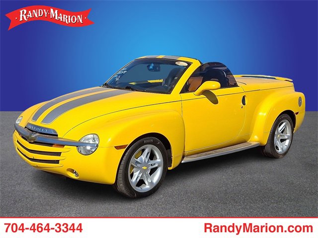 Used 2004 Chevrolet SSR w/ Preferred Equipment Group