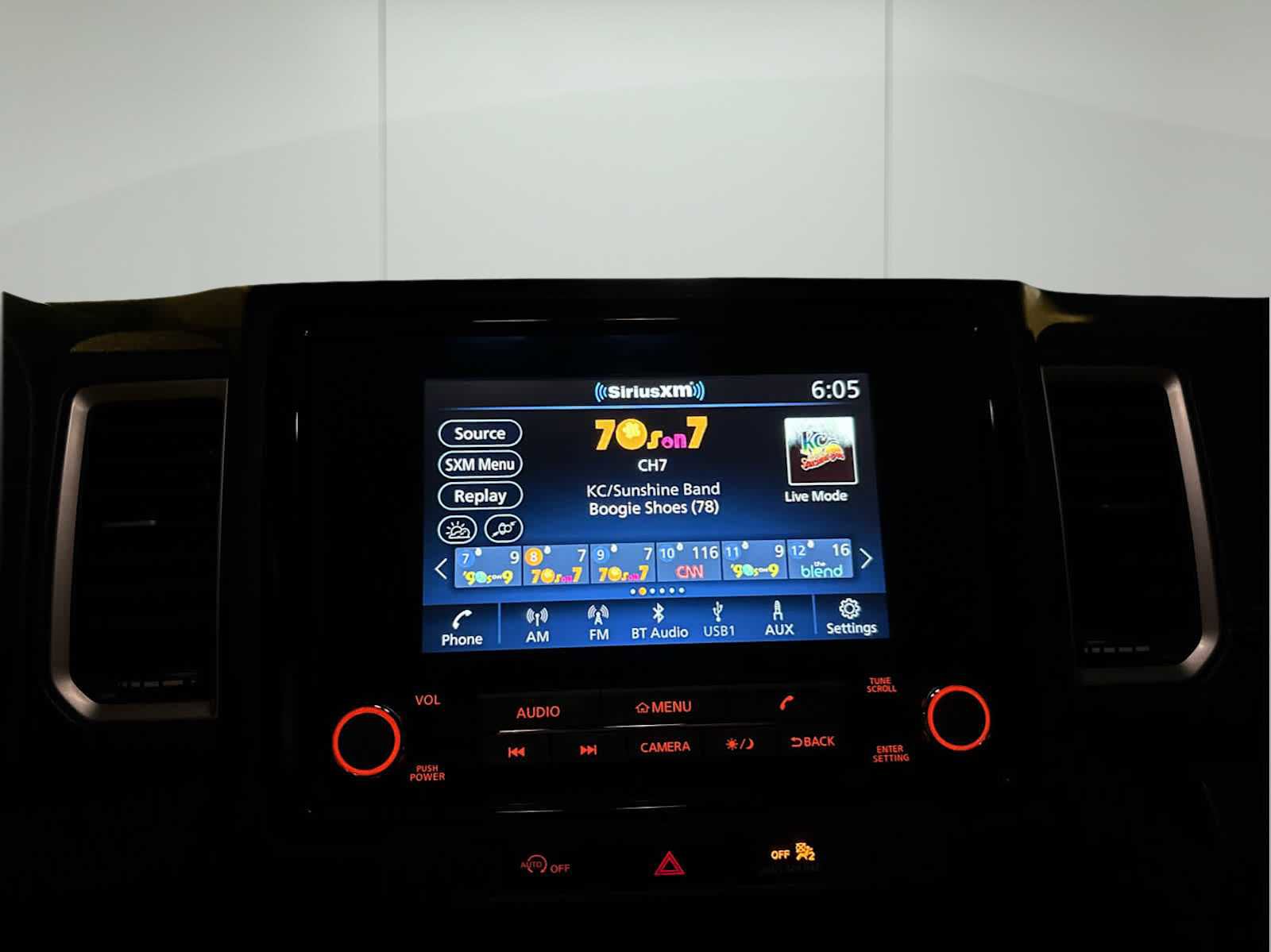 Used 2024 Nissan Frontier SL w/ Technology Package image 14