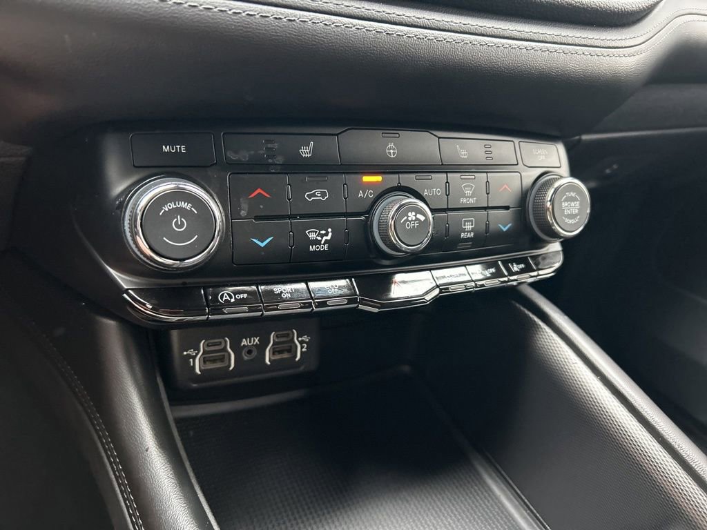 Used 2022 Dodge Durango GT image 35
