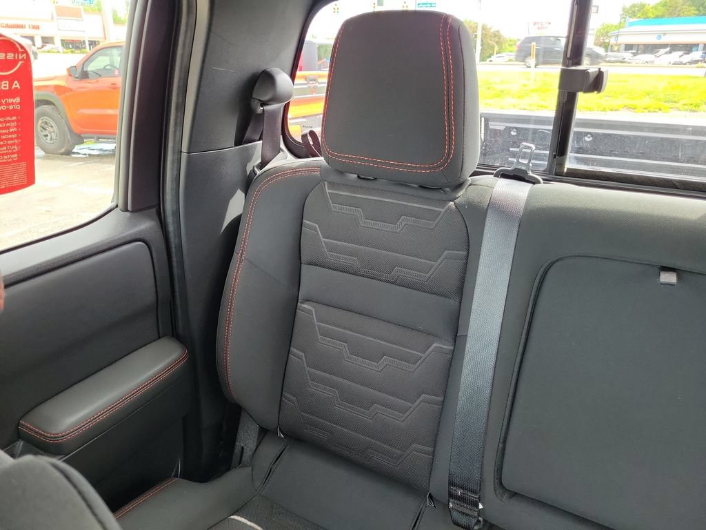 Used 2022 Nissan Frontier PRO-4X w/ Technology Package AWD/4WD image 9