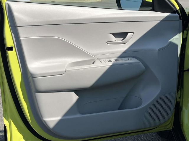 Used 2024 Hyundai Kona SE image 14