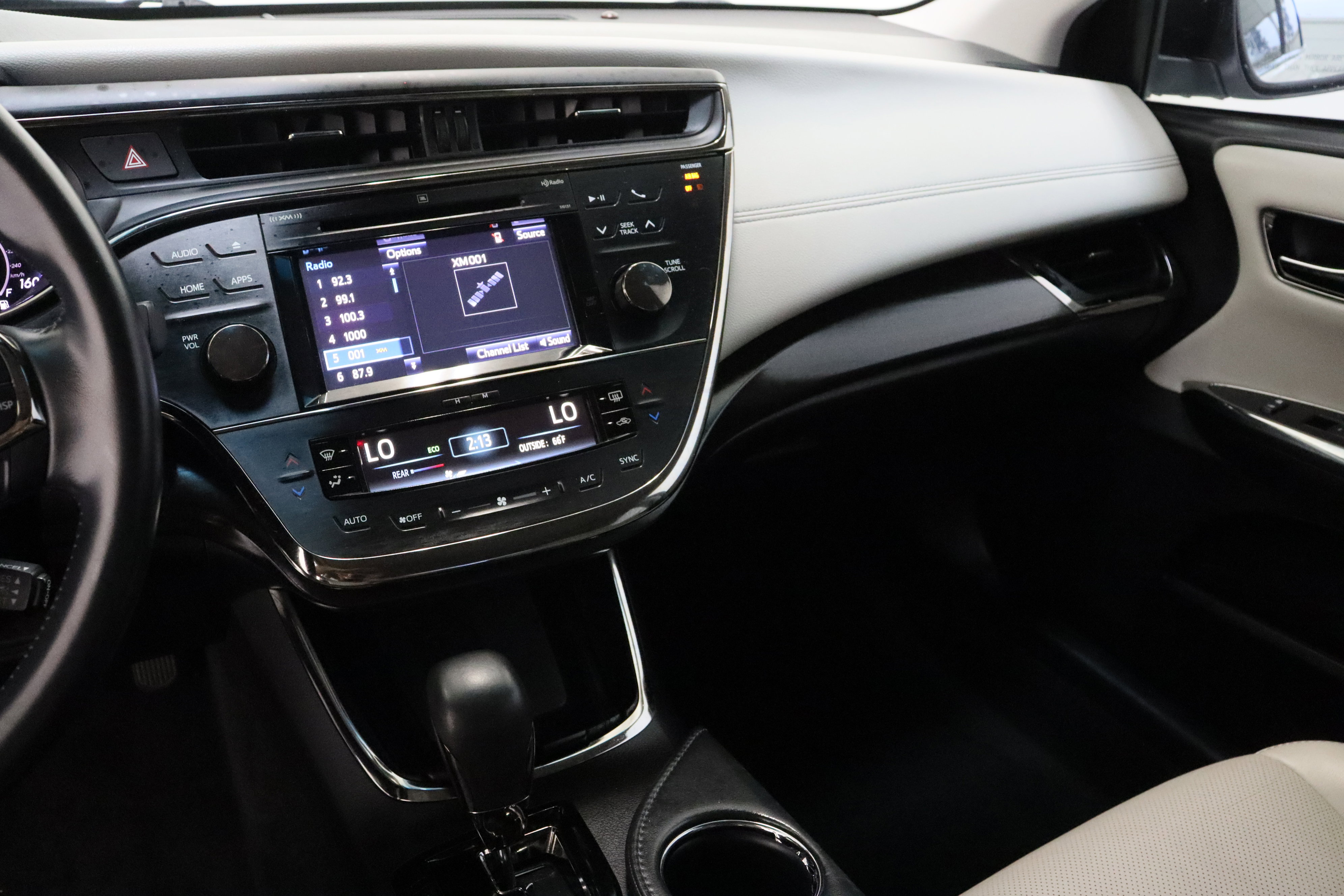 Used 2018 Toyota Avalon Limited FWD image 17