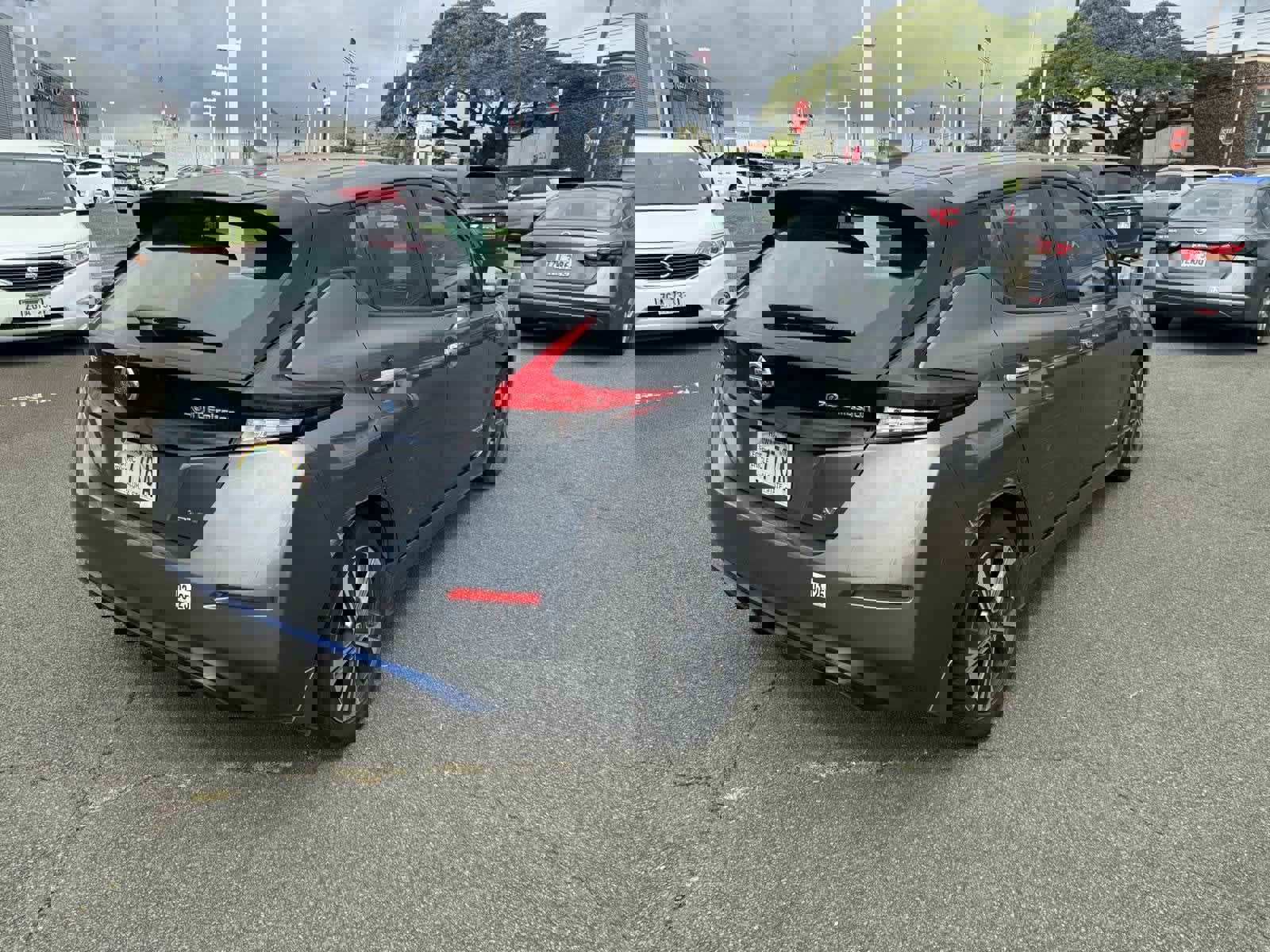 Used 2018 Nissan Leaf SV image 3