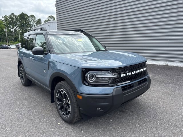 New 2025 Ford Bronco Sport Outer Banks w/ Elevation Graphic Package