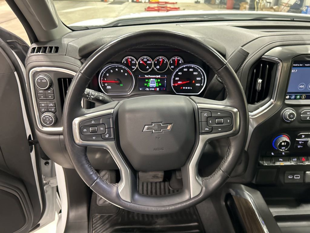 Used 2022 Chevrolet Silverado 1500 RST w/ Safety Package AWD/4WD image 16