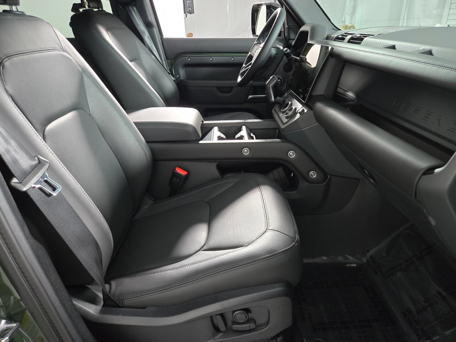 New 2026 Land Rover Defender 110 X-Dynamic SE AWD/4WD image 3